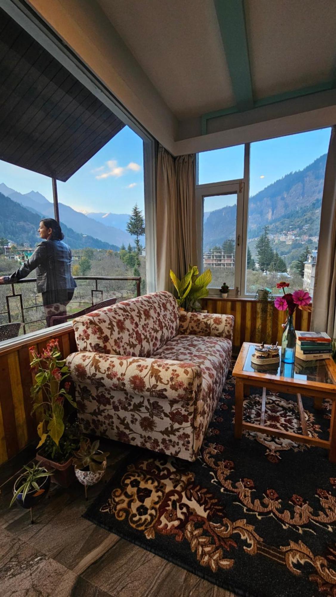 Hotel Apple Flower Manāli エクステリア 写真